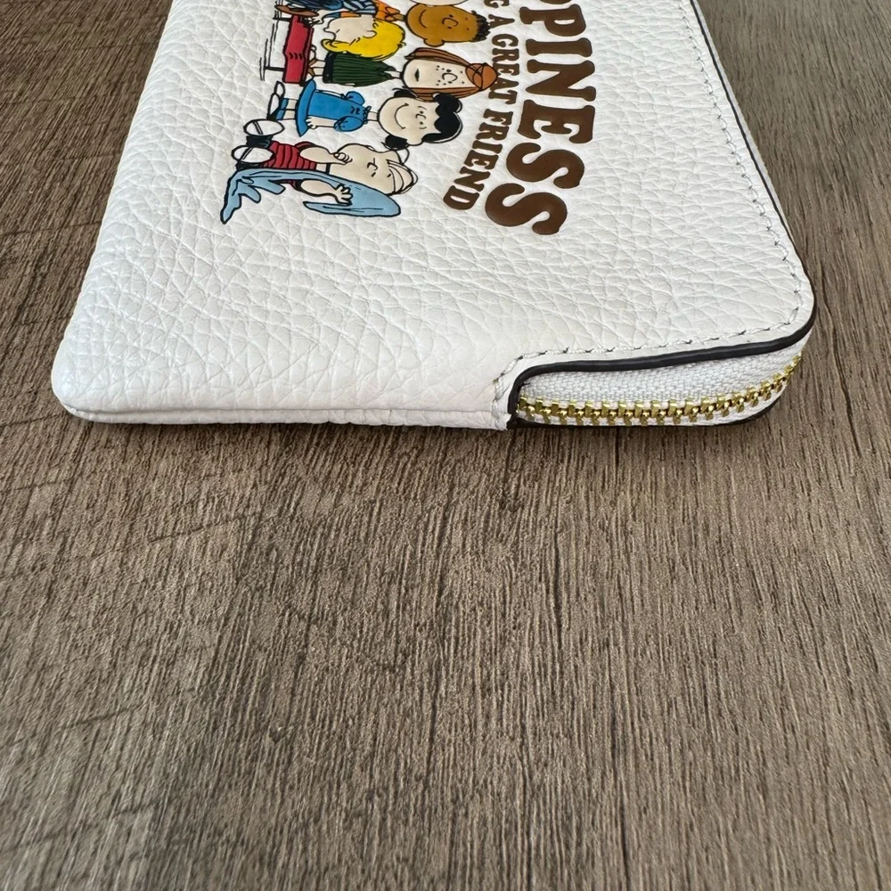 Coach x Peanuts Corner Zip Wristlet NWOT - Picture 12 of 15